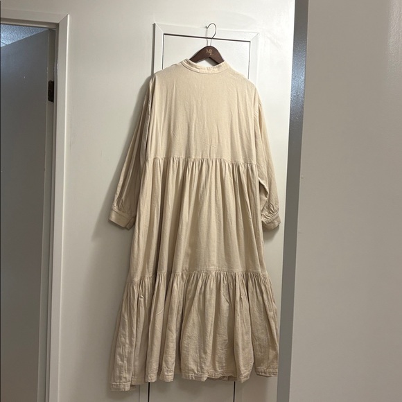 Black Crane Elegant Cream Women's Dress - Picture 2 of 12